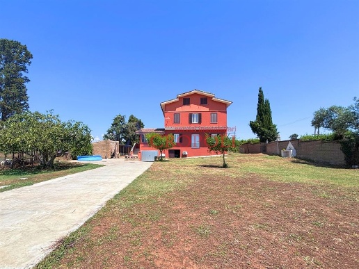 casa indipendente in vendita ad Anguillara Sabazia in zona Ponton dell'Elce