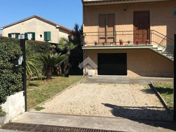 casa indipendente in vendita ad Anguillara Sabazia