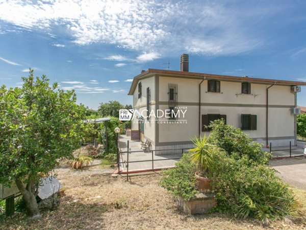 appartamento in vendita ad Anguillara Sabazia
