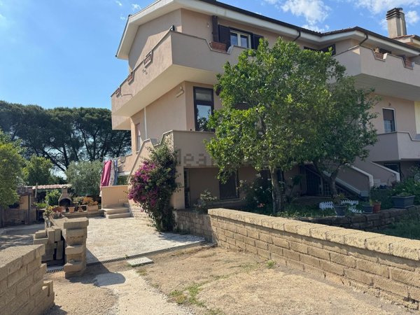 appartamento in vendita ad Anguillara Sabazia in zona Ponton dell'Elce