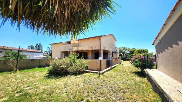 casa indipendente in vendita ad Anguillara Sabazia