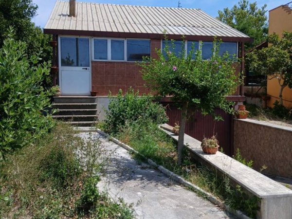 casa indipendente in vendita ad Anguillara Sabazia in zona Ponton dell'Elce