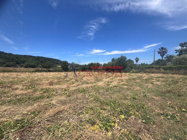 locale di sgombero in vendita ad Anguillara Sabazia in zona Ponton dell'Elce