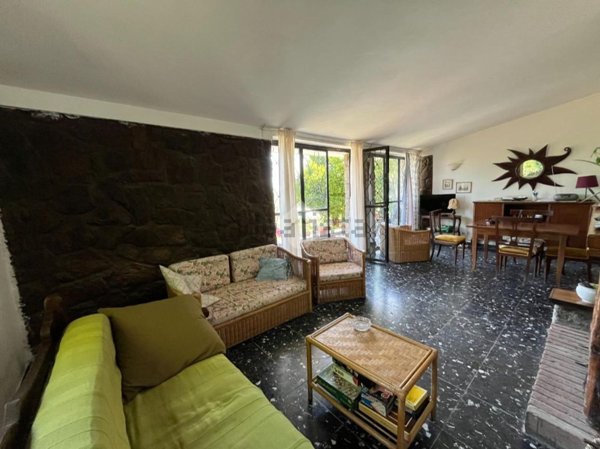 casa indipendente in vendita ad Anguillara Sabazia in zona Ponton dell'Elce