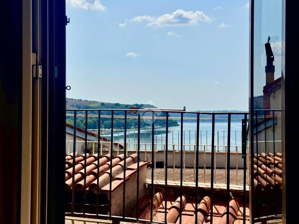 appartamento in vendita ad Anguillara Sabazia