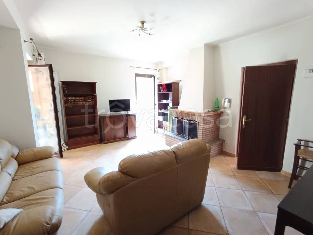 casa indipendente in vendita ad Anguillara Sabazia