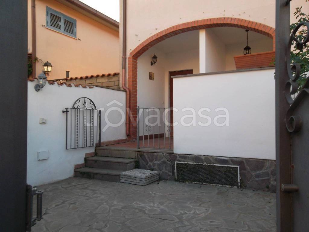 appartamento in vendita ad Anguillara Sabazia