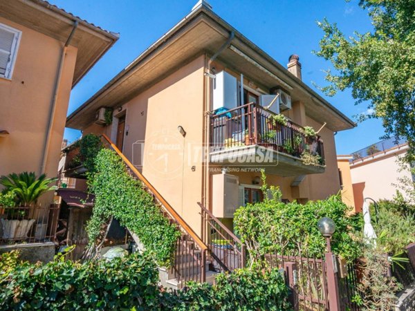 appartamento in vendita ad Anguillara Sabazia