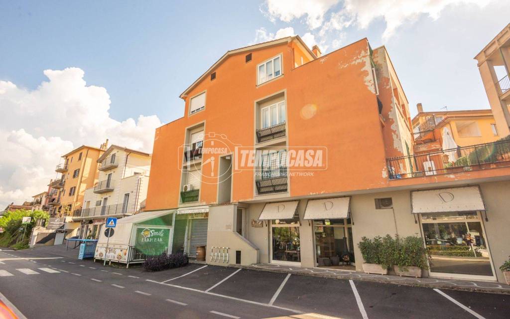 appartamento in vendita ad Anguillara Sabazia