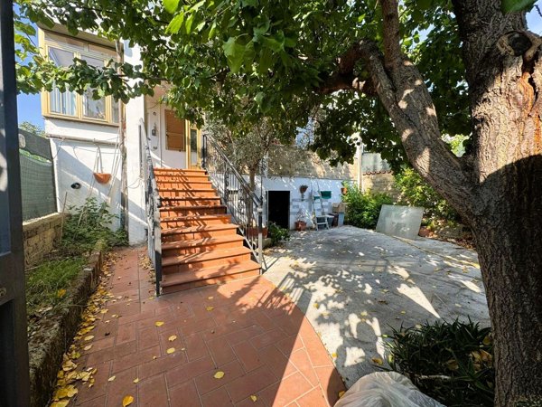 casa indipendente in vendita ad Anguillara Sabazia