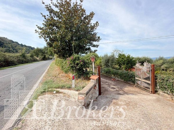 terreno in vendita ad Anguillara Sabazia in zona Ponton dell'Elce