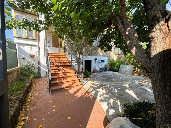 casa indipendente in vendita ad Anguillara Sabazia