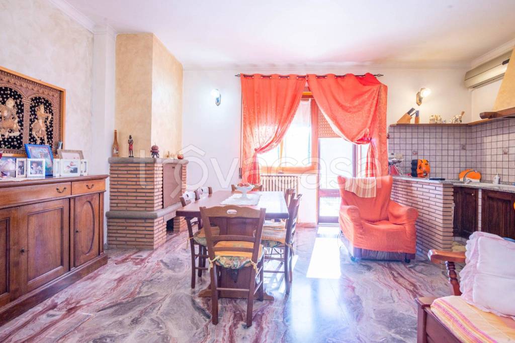 appartamento in vendita ad Anguillara Sabazia