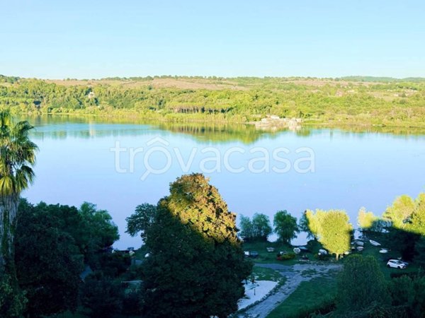 casa indipendente in vendita ad Anguillara Sabazia
