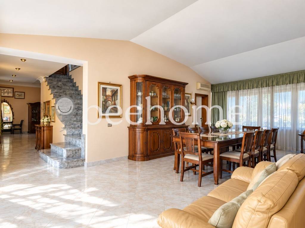 casa indipendente in vendita ad Anguillara Sabazia in zona Ponton dell'Elce