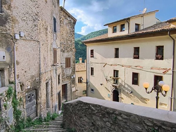 appartamento in vendita ad Anticoli Corrado