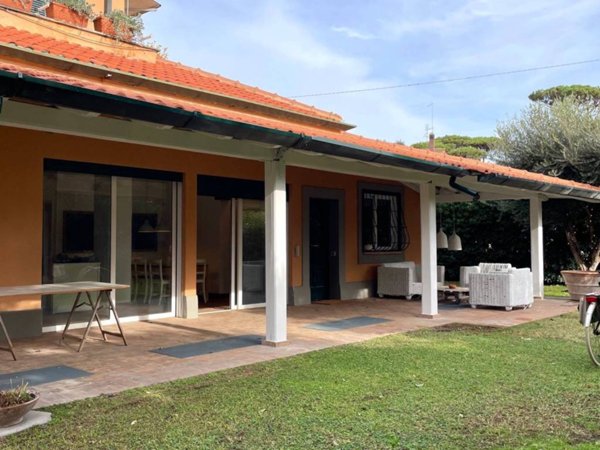 casa indipendente in vendita ad Anzio in zona Mare