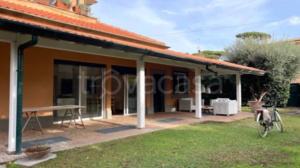 casa indipendente in vendita ad Anzio in zona Mare