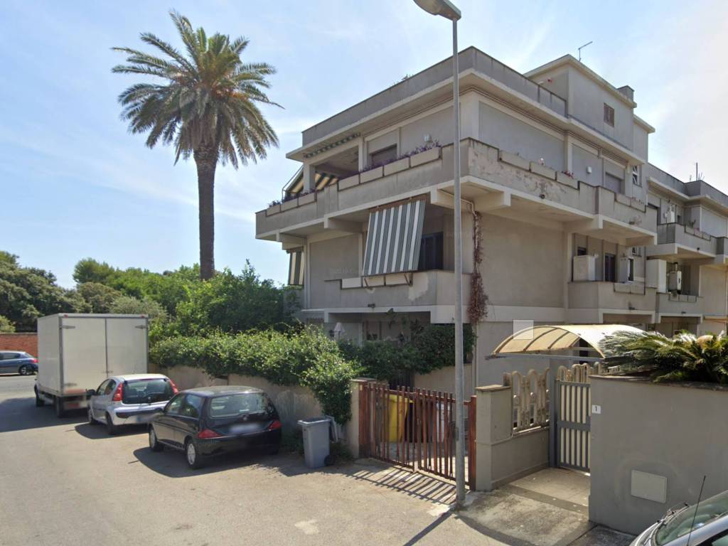 locale di sgombero in vendita ad Anzio