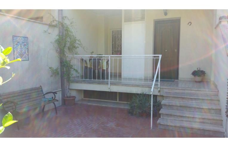 casa indipendente in vendita ad Anzio in zona Mare