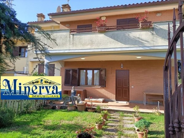 casa indipendente in vendita ad Anzio in zona Villa Claudia
