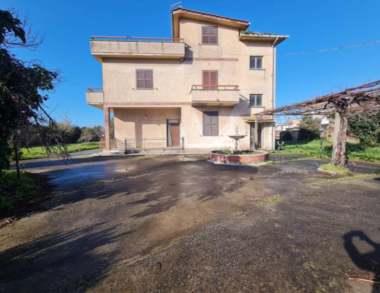 casa indipendente in vendita ad Anzio