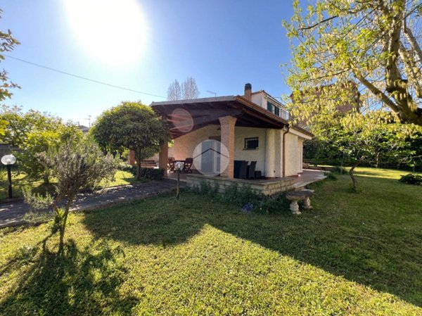 casa indipendente in vendita ad Anzio in zona Villa Claudia