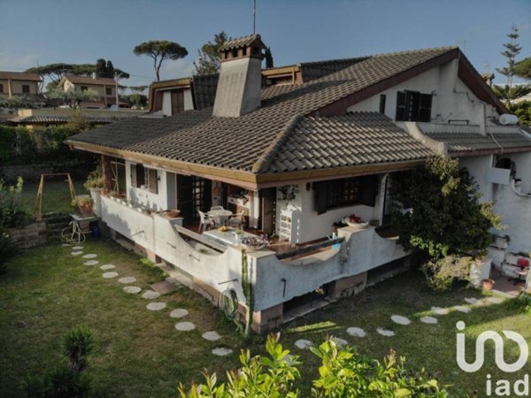 casa indipendente in vendita ad Anzio in zona Lido dei Pini