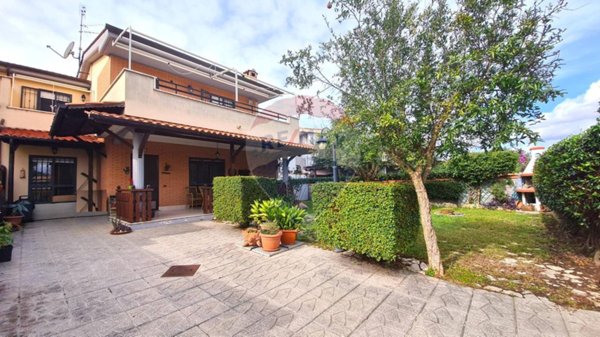 casa indipendente in vendita ad Anzio in zona Lido dei Pini