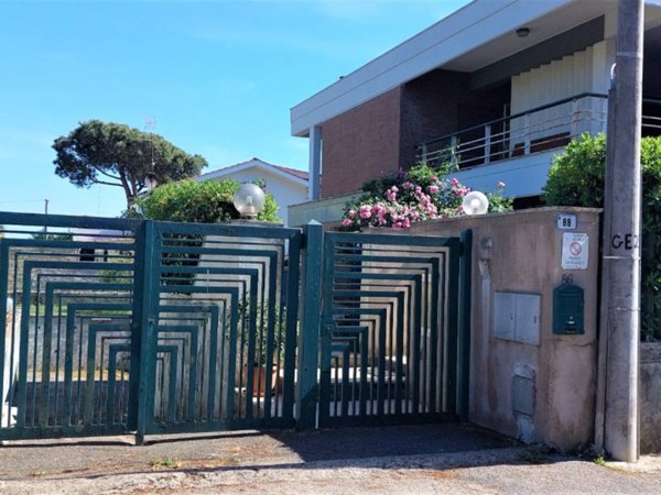 appartamento in vendita ad Anzio in zona Lido dei Pini