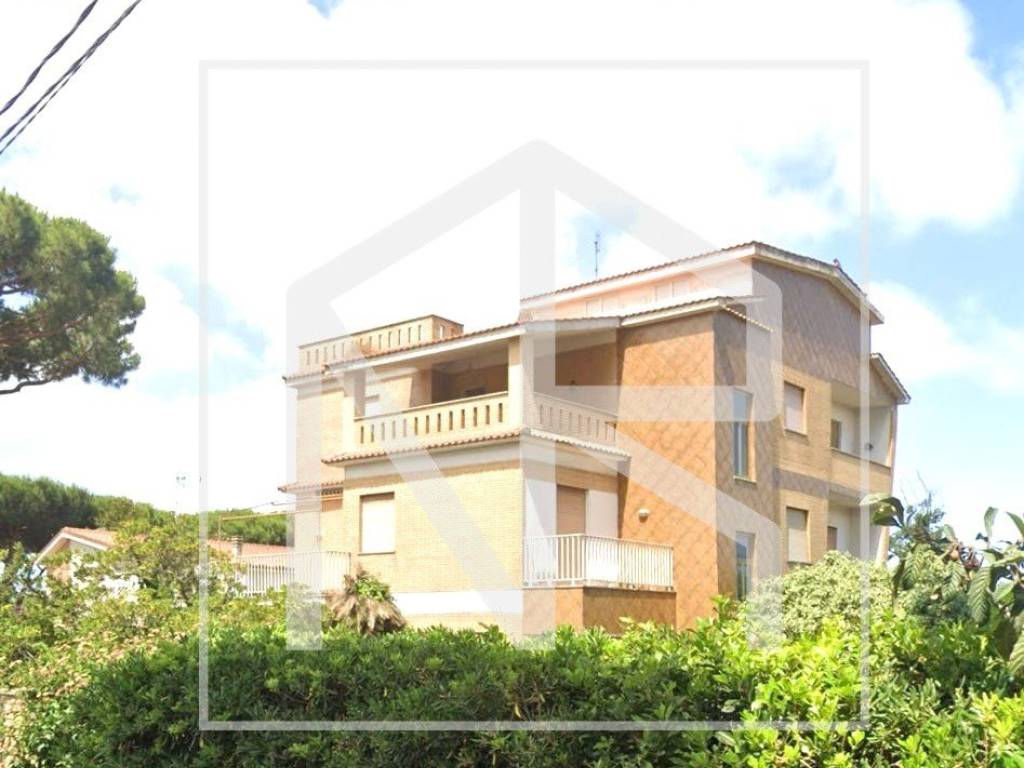 casa indipendente in vendita ad Anzio in zona Mare