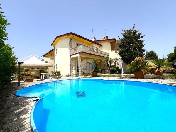 casa indipendente in vendita ad Anzio in zona Villa Claudia