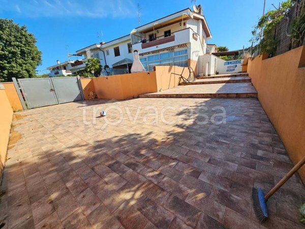 appartamento in vendita ad Anzio in zona Villa Claudia