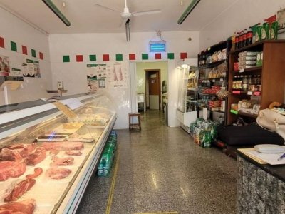negozio in vendita ad Anzio
