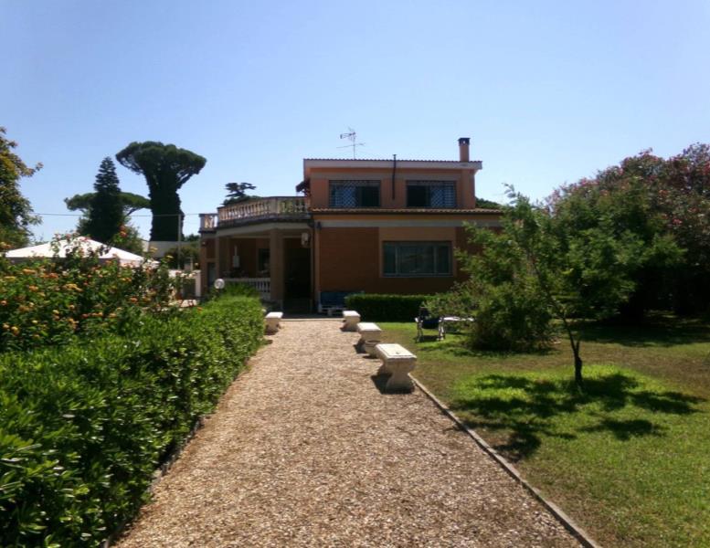 casa indipendente in vendita ad Anzio in zona Cincinnato