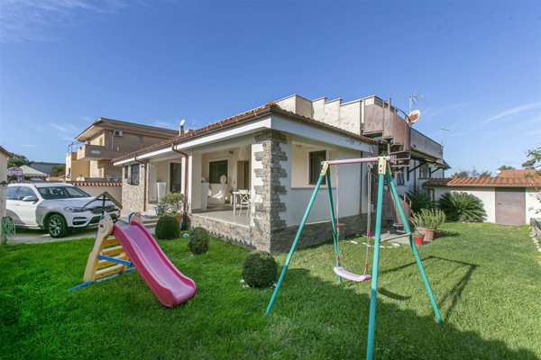 appartamento in vendita ad Anzio in zona Villa Claudia