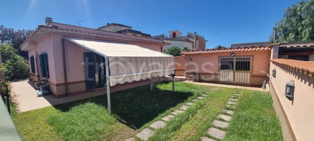 casa indipendente in vendita ad Anzio in zona Stazione