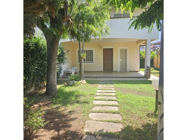 casa indipendente in vendita ad Anzio in zona Cincinnato