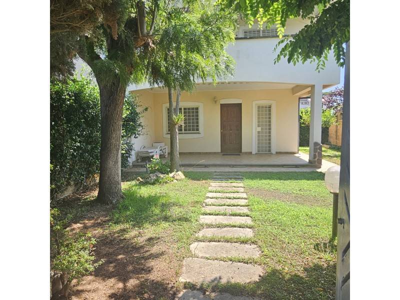 casa indipendente in vendita ad Anzio in zona Cincinnato