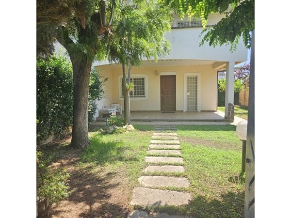 casa indipendente in vendita ad Anzio in zona Cincinnato