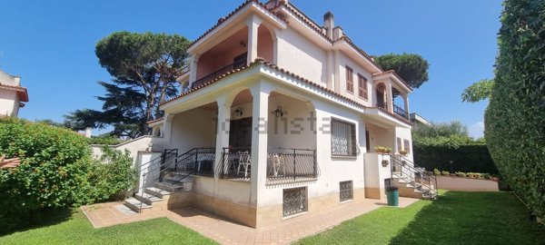 casa indipendente in vendita ad Anzio