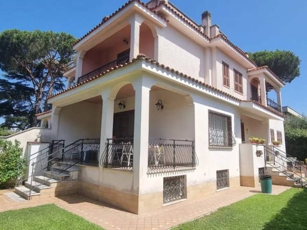 casa indipendente in vendita ad Anzio in zona Mare