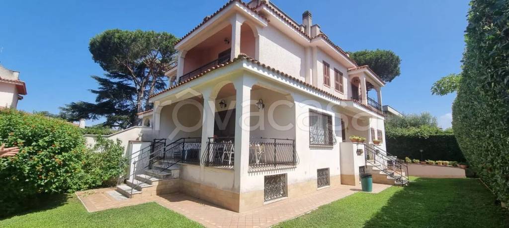 casa indipendente in vendita ad Anzio in zona Mare