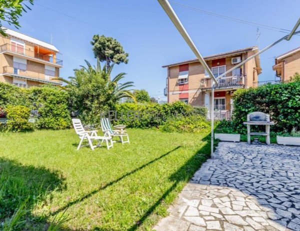casa indipendente in vendita ad Anzio in zona Villa Claudia