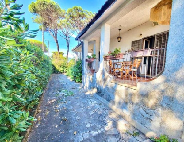 casa indipendente in vendita ad Anzio in zona Villa Claudia
