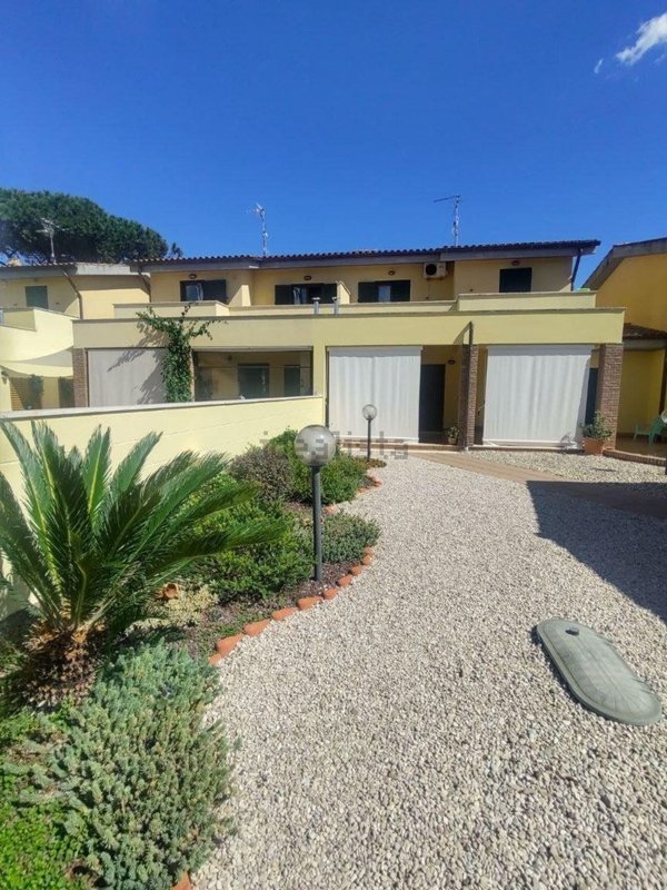 casa indipendente in vendita ad Anzio