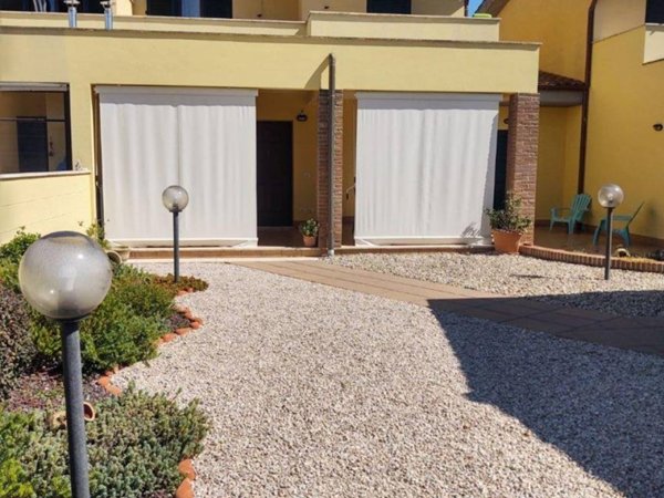 casa indipendente in vendita ad Anzio
