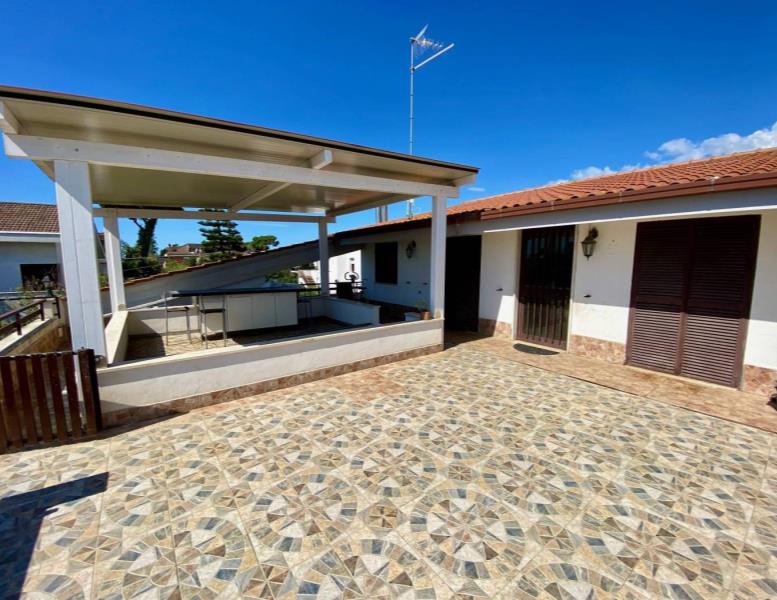 appartamento in vendita ad Anzio in zona Mare