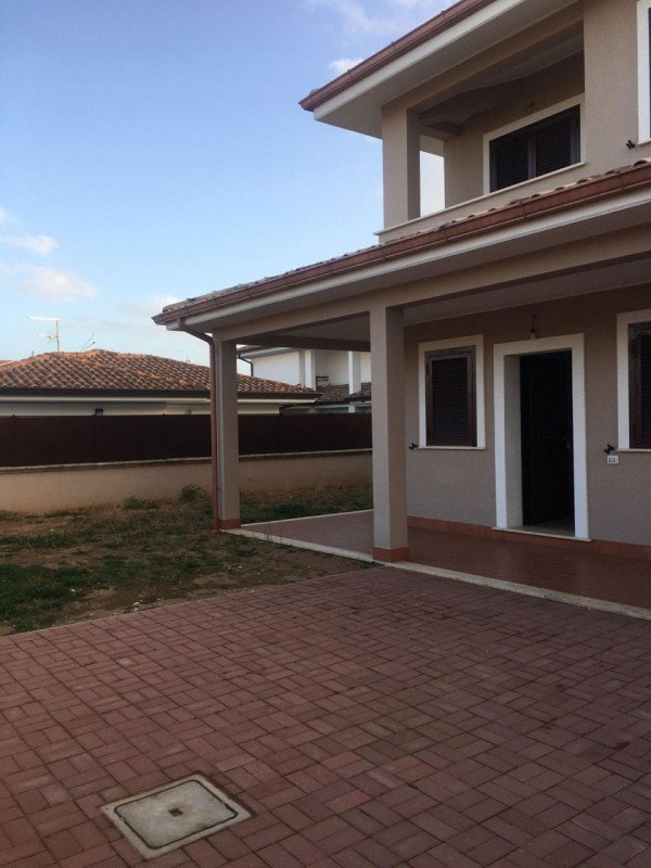 casa semindipendente in vendita ad Anzio