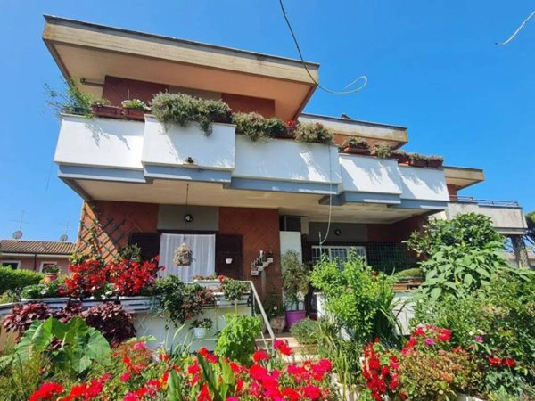 casa indipendente in vendita ad Anzio in zona Mare